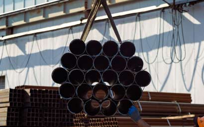 Steel pipe loading